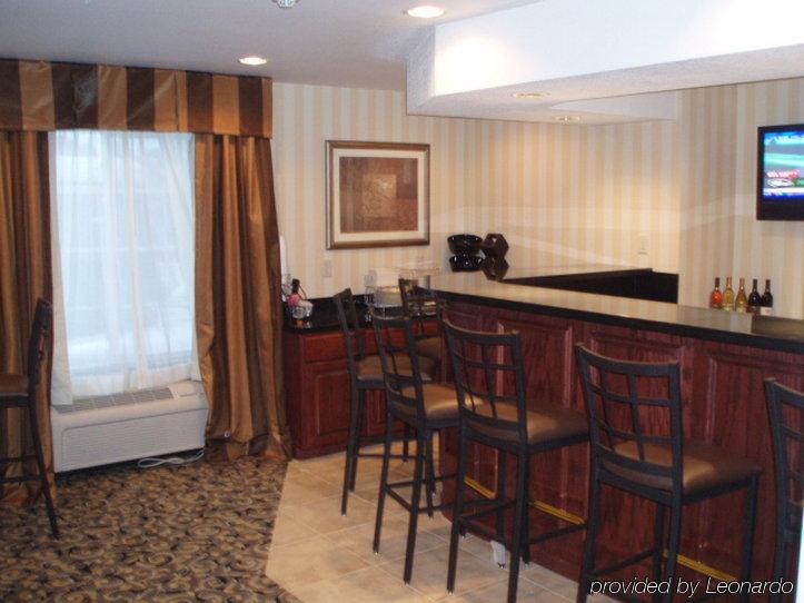 Cobblestone Inn & Suites - Клінтонвілл Ресторан фото
